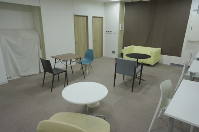 共有スペース_30㎡のオープンスペースは会議やイベントに最適です。【写真の場所】 オープンスペース約30㎡