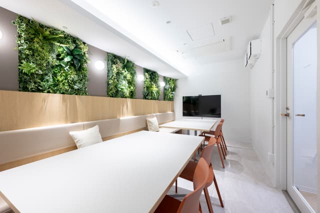 会議室_1テナントにつき一日2時間ずつ利用可能となっています。