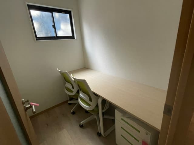 専有部_個室。会社登記はオプションで、月額3,000円です。