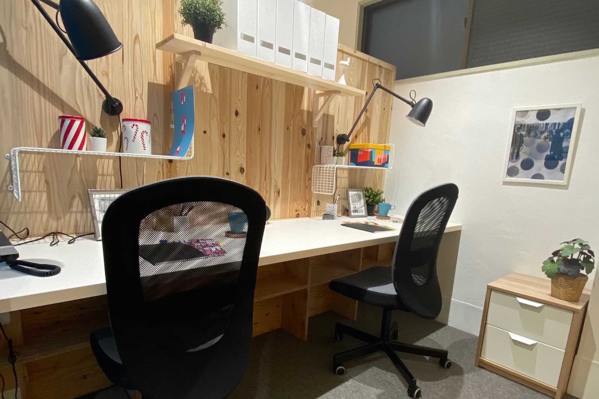 個室_大ブースモデルルーム 木材箇所にはDIYで棚付けなども行えます!