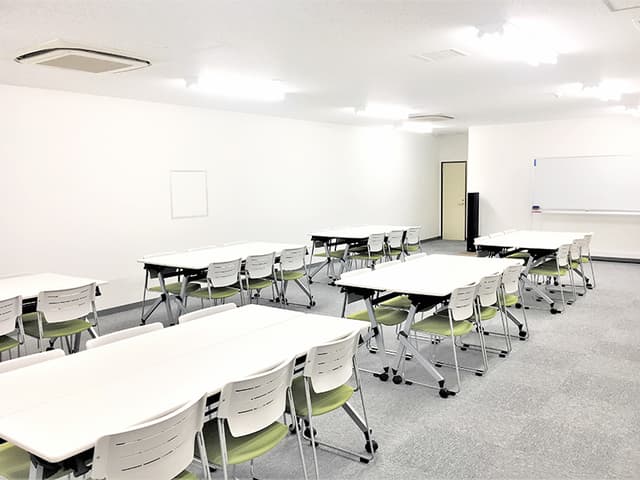 外観_永田町駅のすぐそばに立地しています。