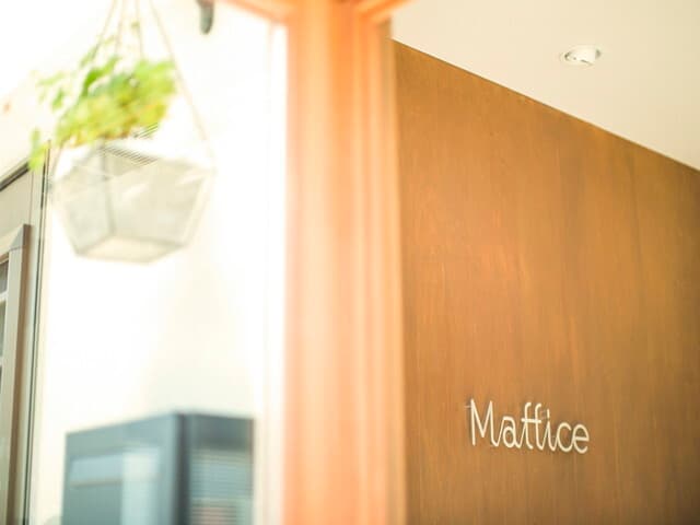 外観_エントランス。コンシェルジュが入居者様の快適なビジネスライフをサポート致します。