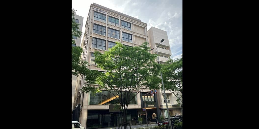 外観_四条駅から徒歩1分の場所にあります。©Regus