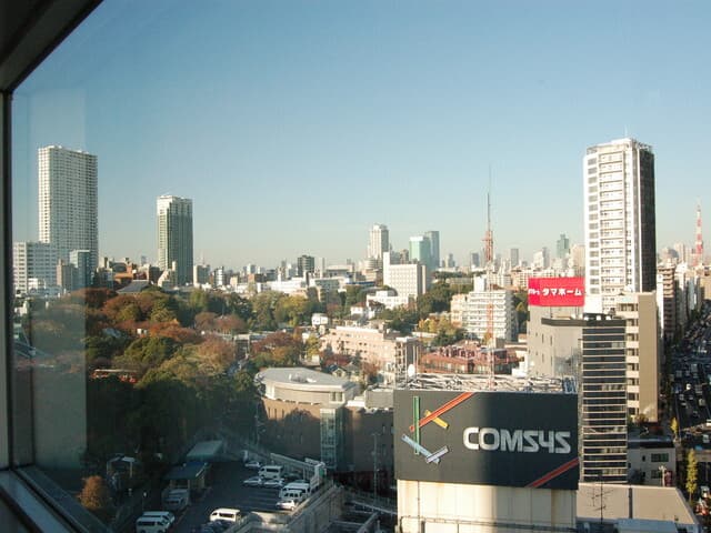 その他_施設内の窓からは品川の景観を眺めることができます。