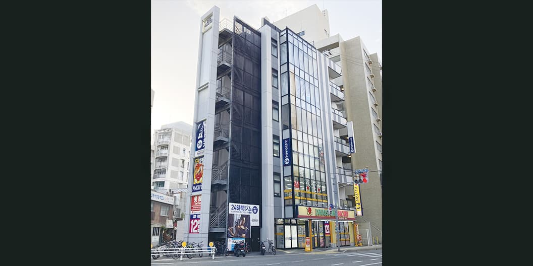 外観_赤坂駅より徒歩7分の場所にあります。