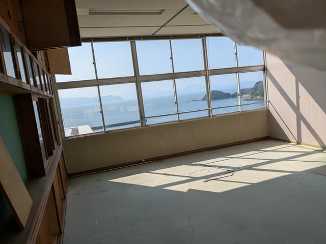専有部_個室。自然光が入る窓ありのお部屋もあります。