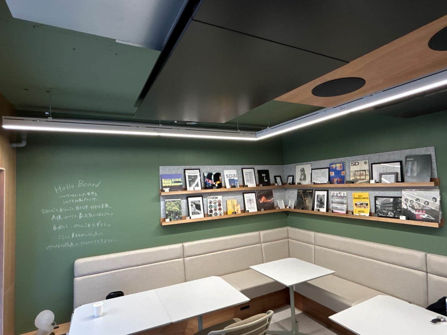 共有部_ラウンジ。来客時のちょっとした打ち合わせでも利用可能です。