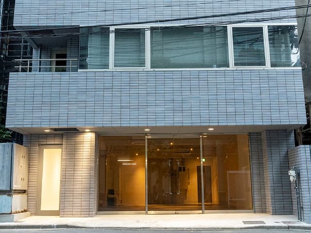 外観_オフィスは神保町駅から徒歩3分に位置しています。
