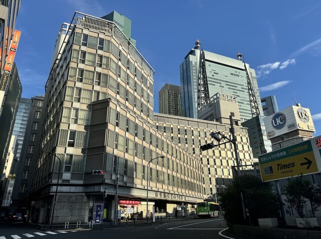 建物外観_JR新橋駅側