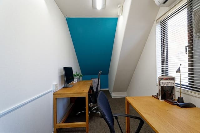 個室_個室は1名用~4名用までございます。こちらは2名用の個室。