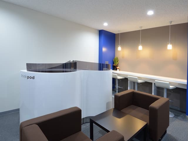 共用部_ビジネスラウンジ。様々な用途にご利用いただけます。