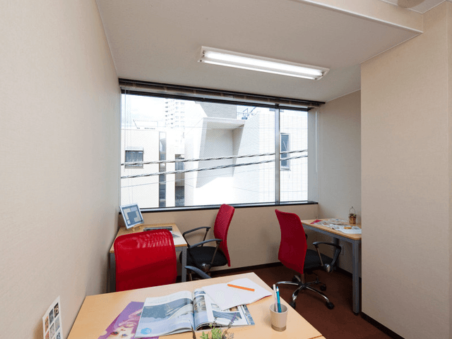 個室_人数に合わせてレイアウト可能。©Regus