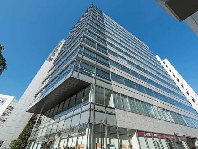 外観_最寄駅から徒歩1分、視認性の高いビルです。