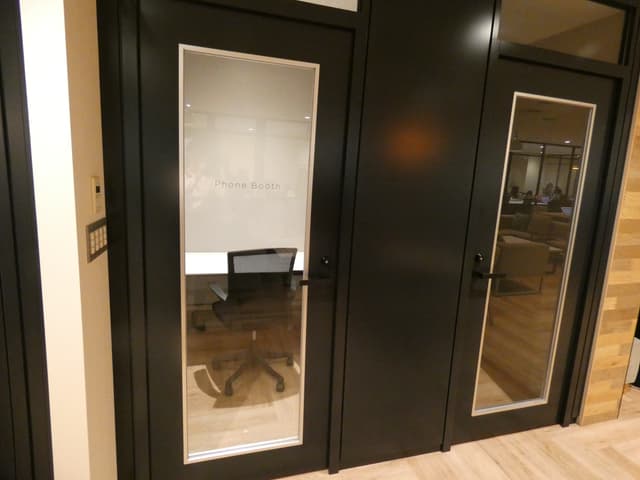 電話ブース_電話するとき、周りに聞こえないか気になる方はこちらへ
