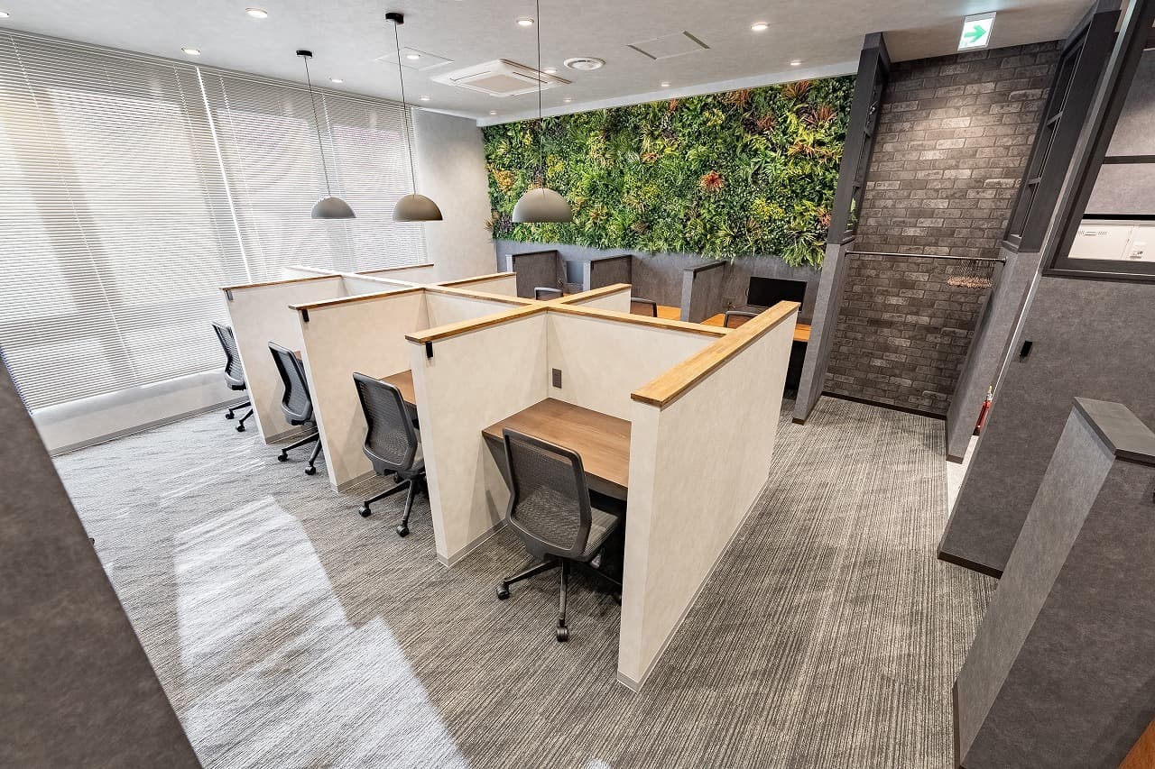 共有部_ワークブース。静かに集中して過ごしたい方におすすめです。