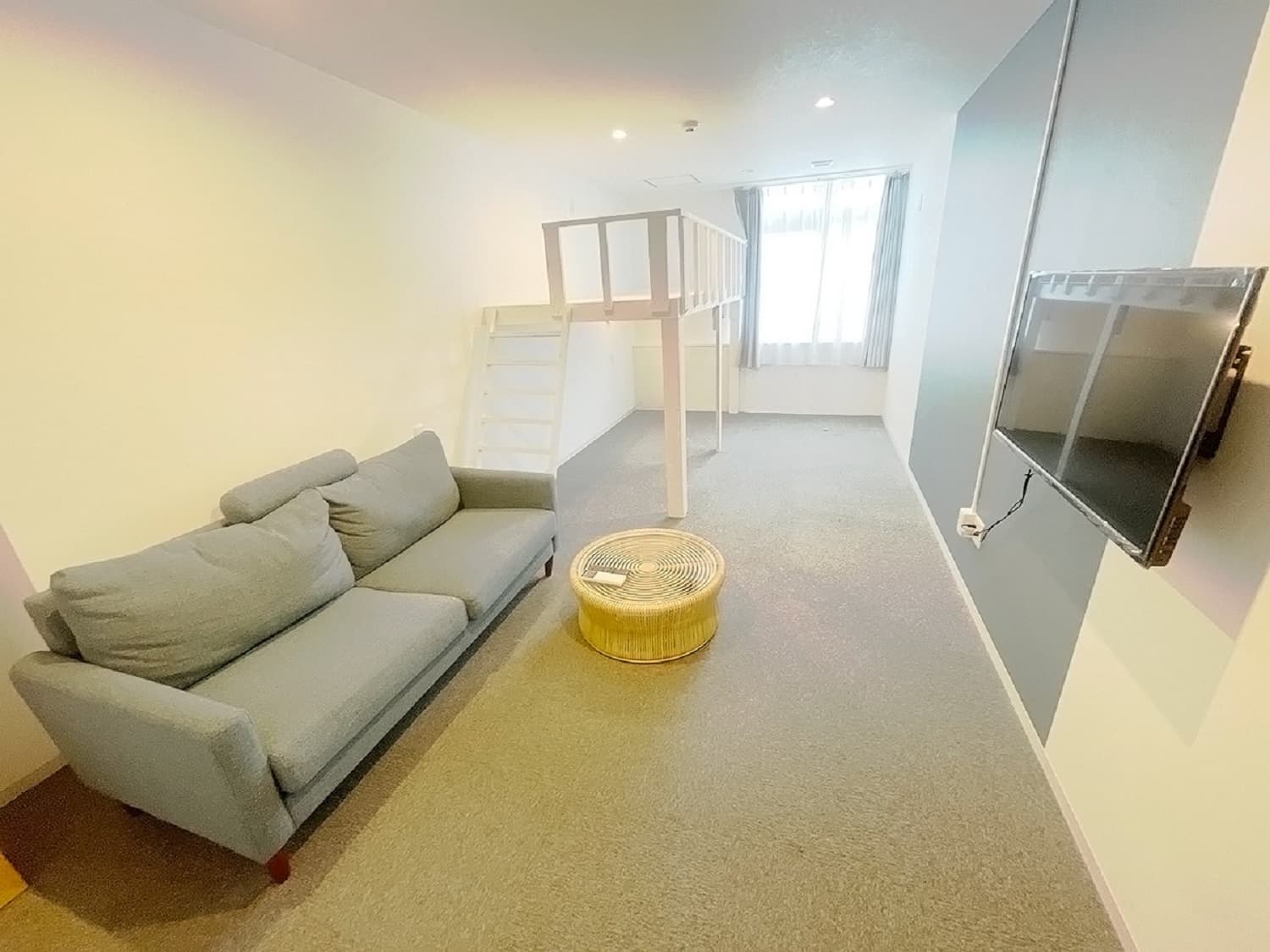 個室_3名用の個室です。24時間利用可能な完全個室になっています。©kasegroup