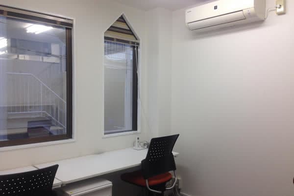 個室_窓があるので大変開放的です