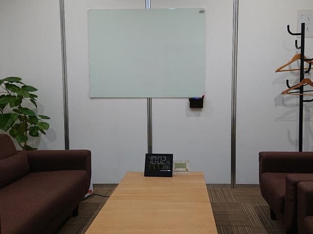 共用部_応接室。来訪客との打合せが出来る応接室も用意しています。