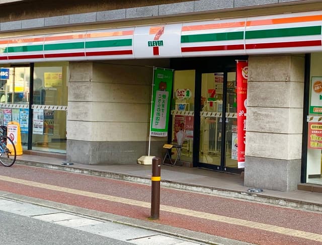 周辺のコンビニ_徒歩1分の所にセブンイレブン福岡天神4丁目店があります。