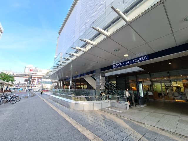 静岡駅北口駅前地下直通で、雨に濡れずにオフィスまで行けます。