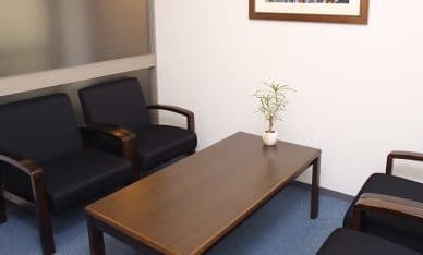 ミーティングルーム_様々な用途にご利用いただけるミーティングルームがご用意されています