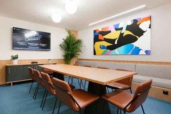 会議室_打合せや商談など様々な用途に活用できます。©WeWork※画像はイメージです。