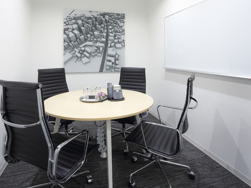 会議室_ホワイトボードなどの備品を完備した会議室もございます。©Regus