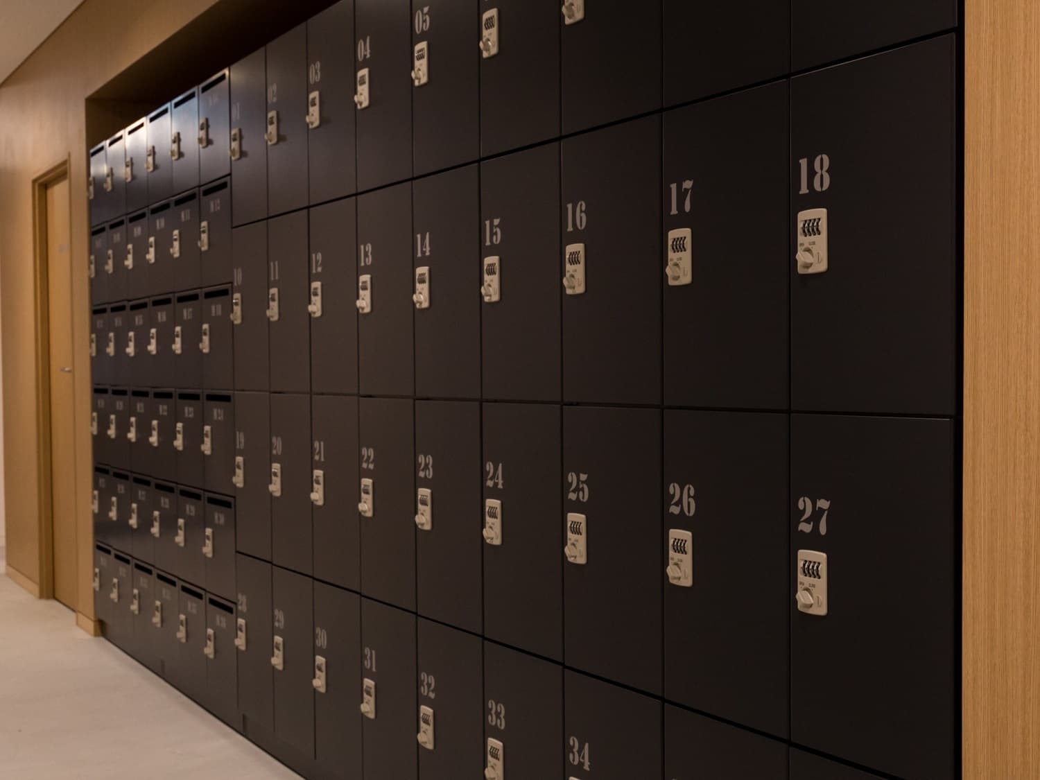 設備_ロッカー・メールボックス。郵便の受け取り、荷物の保管も行えます。