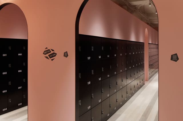 ロッカー_別途で専用ロッカーを月額3,000円でご利用いただけます