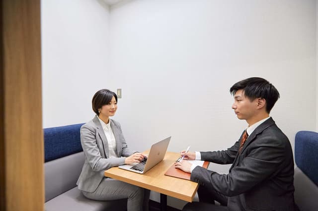 2名用の簡易なミーティングブース