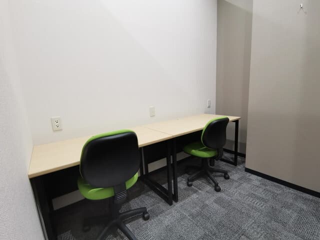個室_お部屋の中では無料Wi-Fiが利用できます。