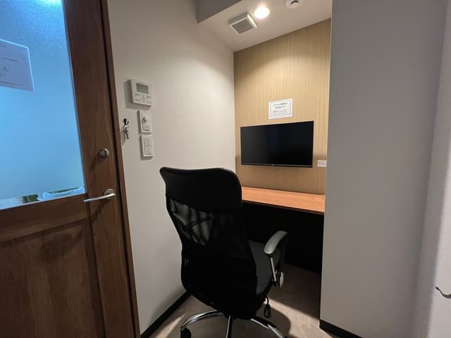 専有部_個室。(1名用)モニター付きで便利です。