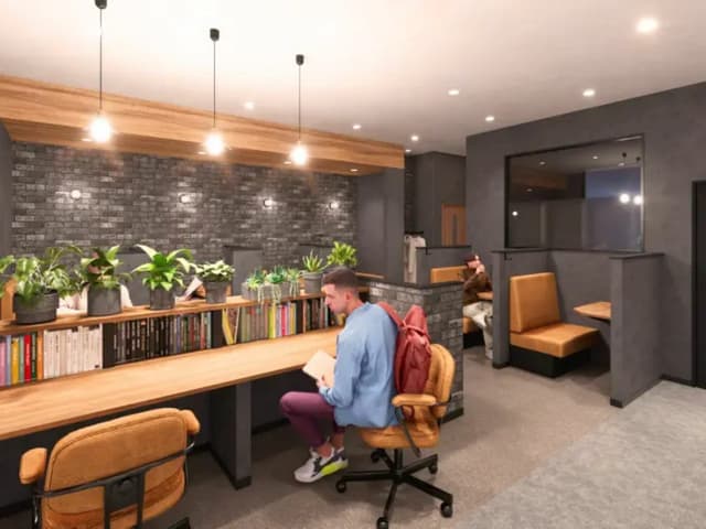 共有部_カフェブース。食事・通話・WEB会議OKの作業スペースです。※画像はイメージです。©bizcomfort