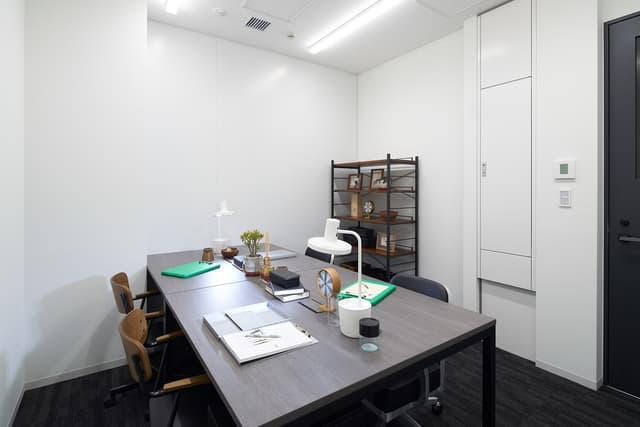 個室_可動式の間仕切り壁で、広さの拡張縮小も可能です ※イメージ画像