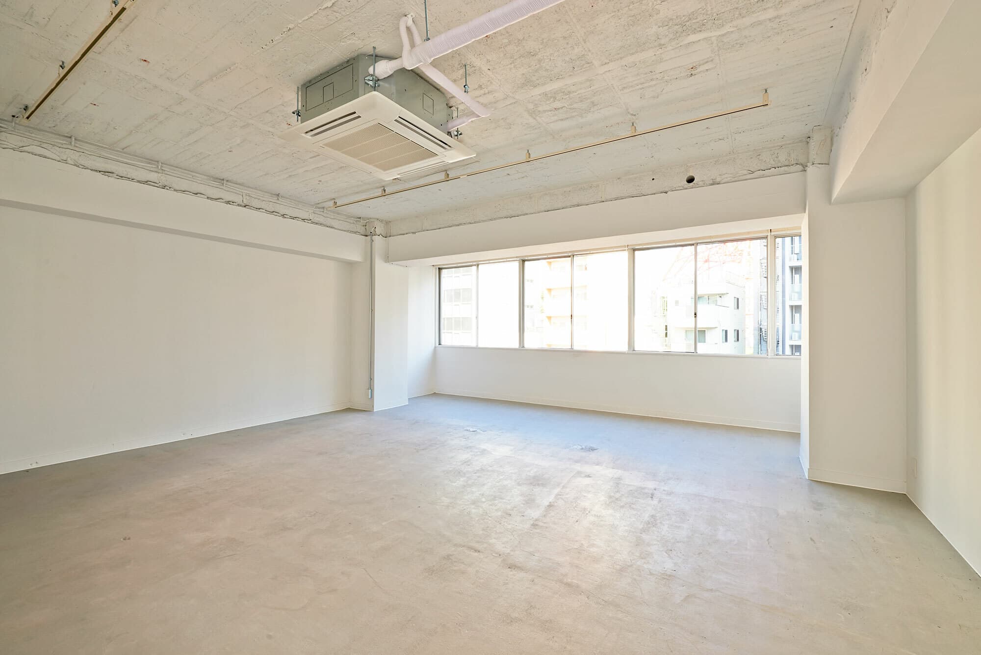 専有部内イメージ。※ほぼ同等広さの別区画の写真です。