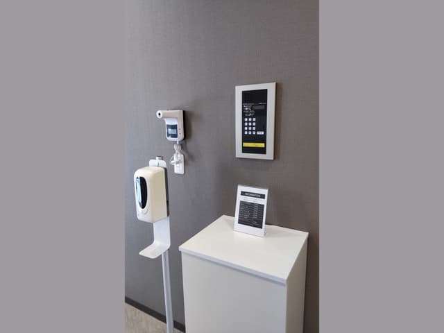 共用部_エントランス。エレベーター停止階は、専用カードキーセキュリティ