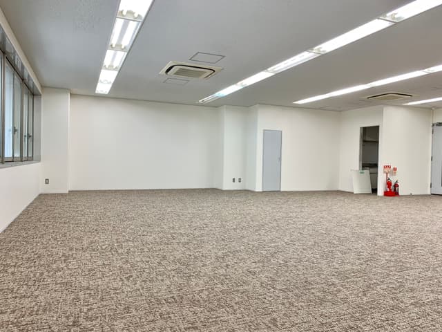 専有部_基準階。定員以上の人数で利用したい場合、一人あたり月額16,800円で追加できます。