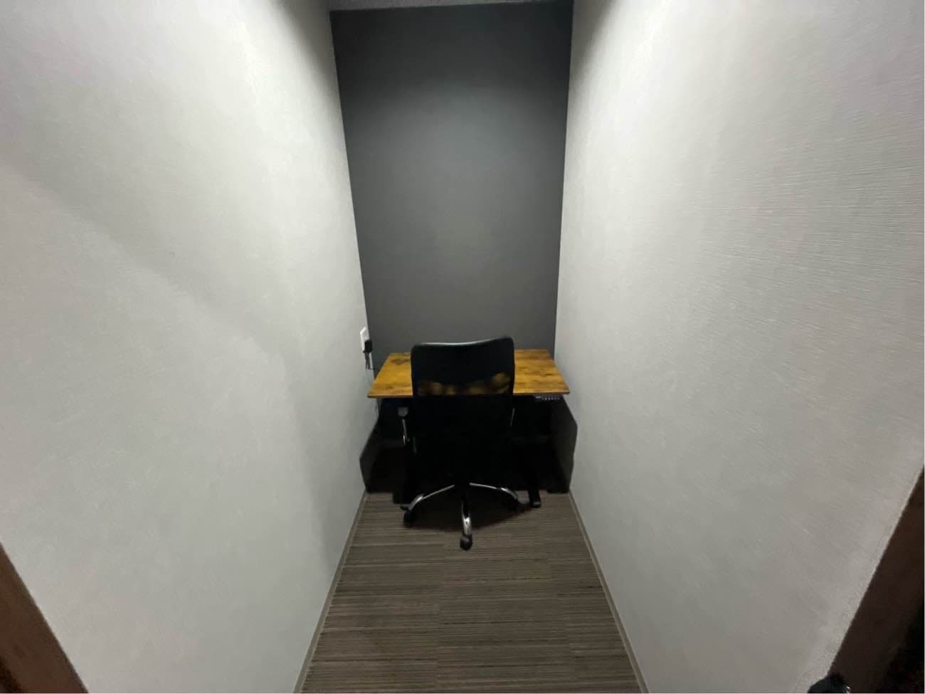 専有部_個室。インターネット環境を完備しています。