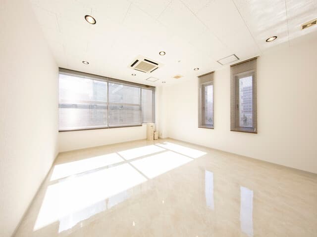 個室F_利用企業様に合ったオフィス空間を構築できます。