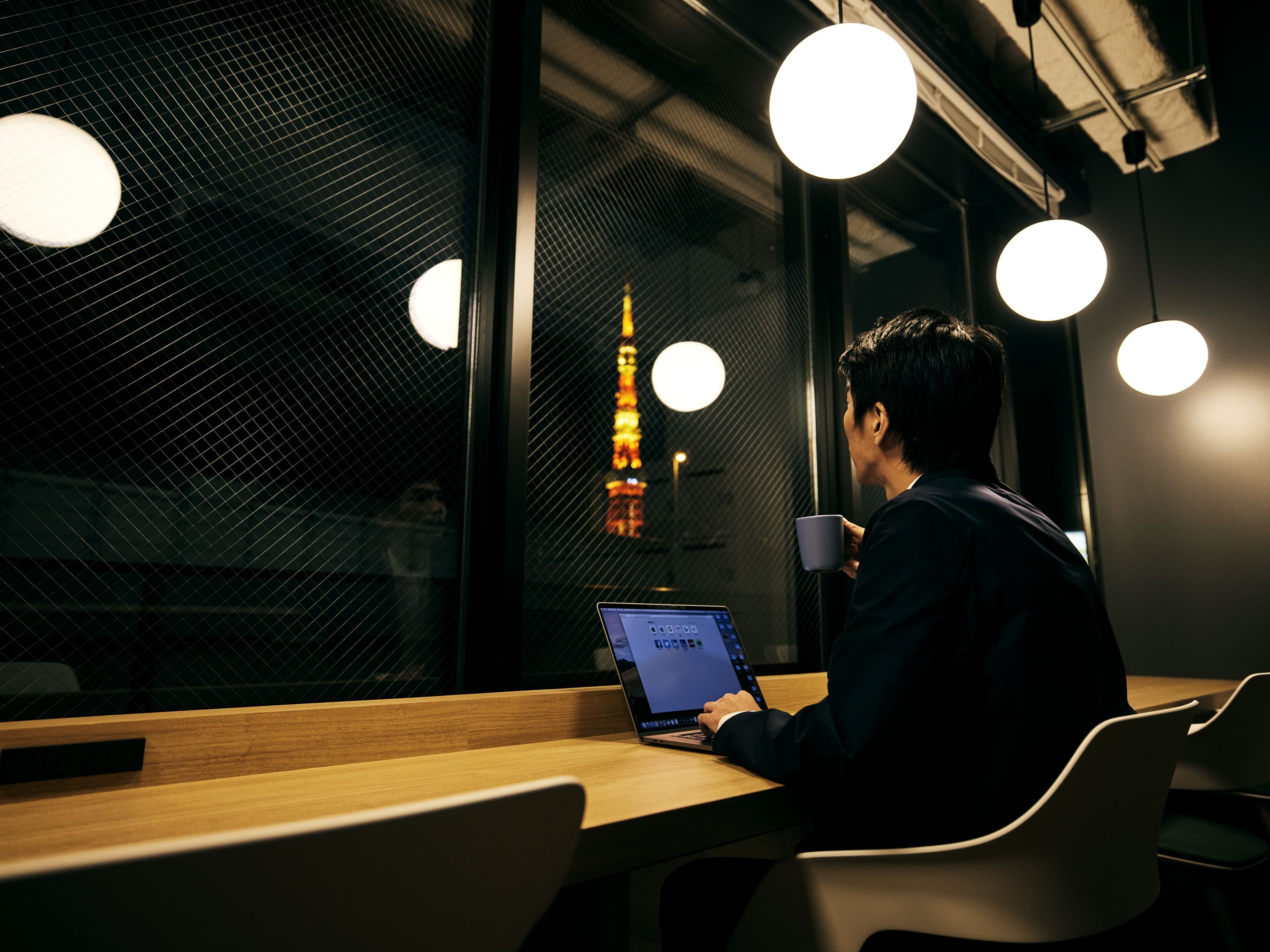 個室_カウンタースペース(モデル)。ソロワークにも適しています。