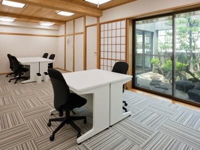 個室_3階の個室はオシャレな空中庭園付きのお部屋です。