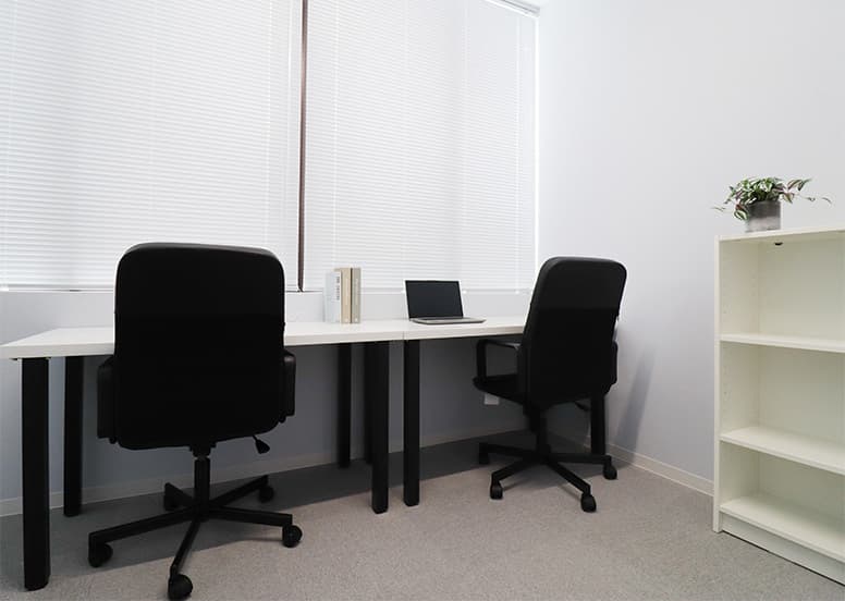 専有部_個室。大きな窓付きの個室もあります。