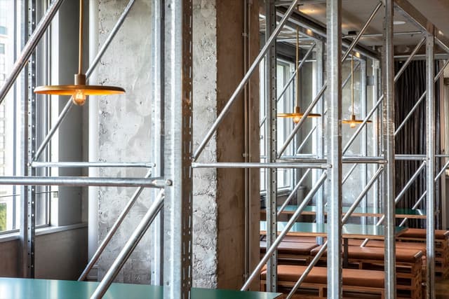 8Fラウンジ内にある打ち合わせスペース(無料)