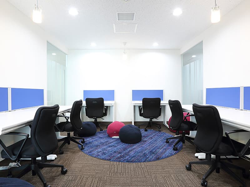 コワーキングスペース_スペースがしっかりと確保された空間です©Regus