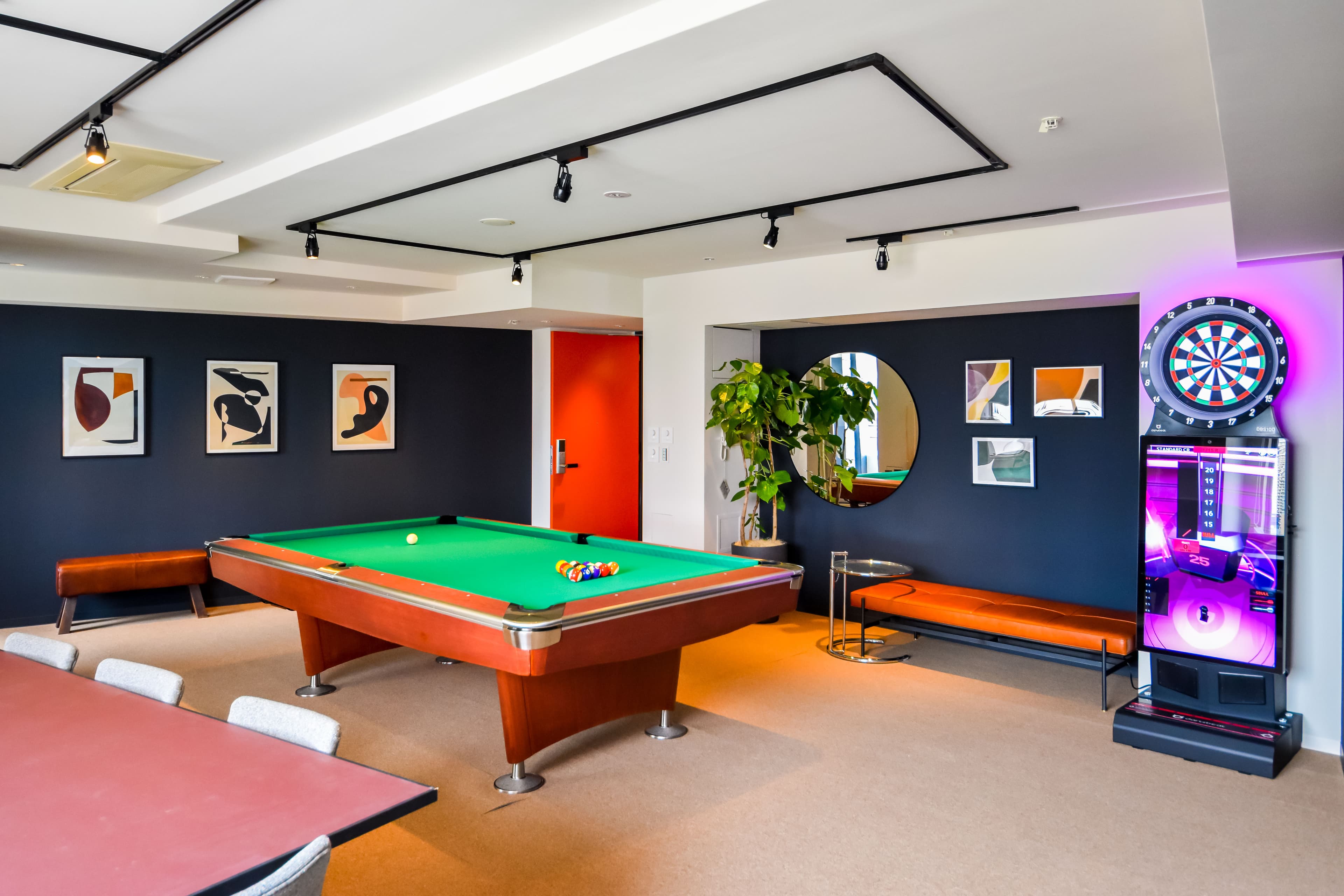 PLAY LOUNGE