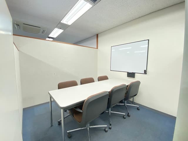 共有部_応接室(6名様用) 1時間500円でご利用いただけます。