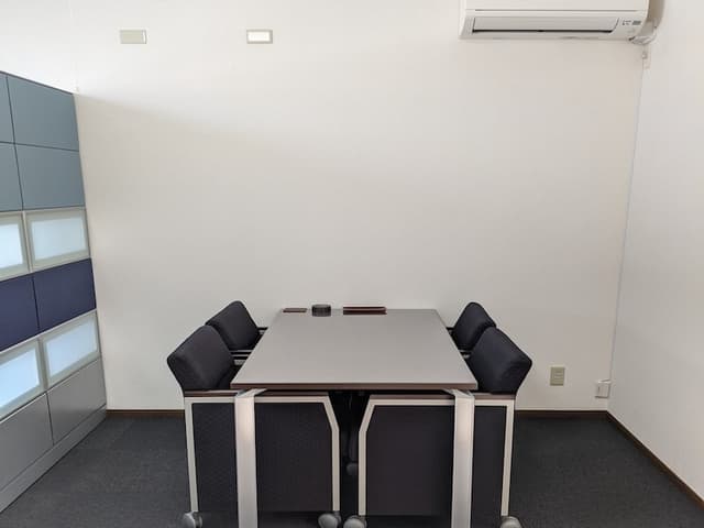 共用部_ミーティングスペース。入居者様専用となっており事前予約にてご利用いただけます。