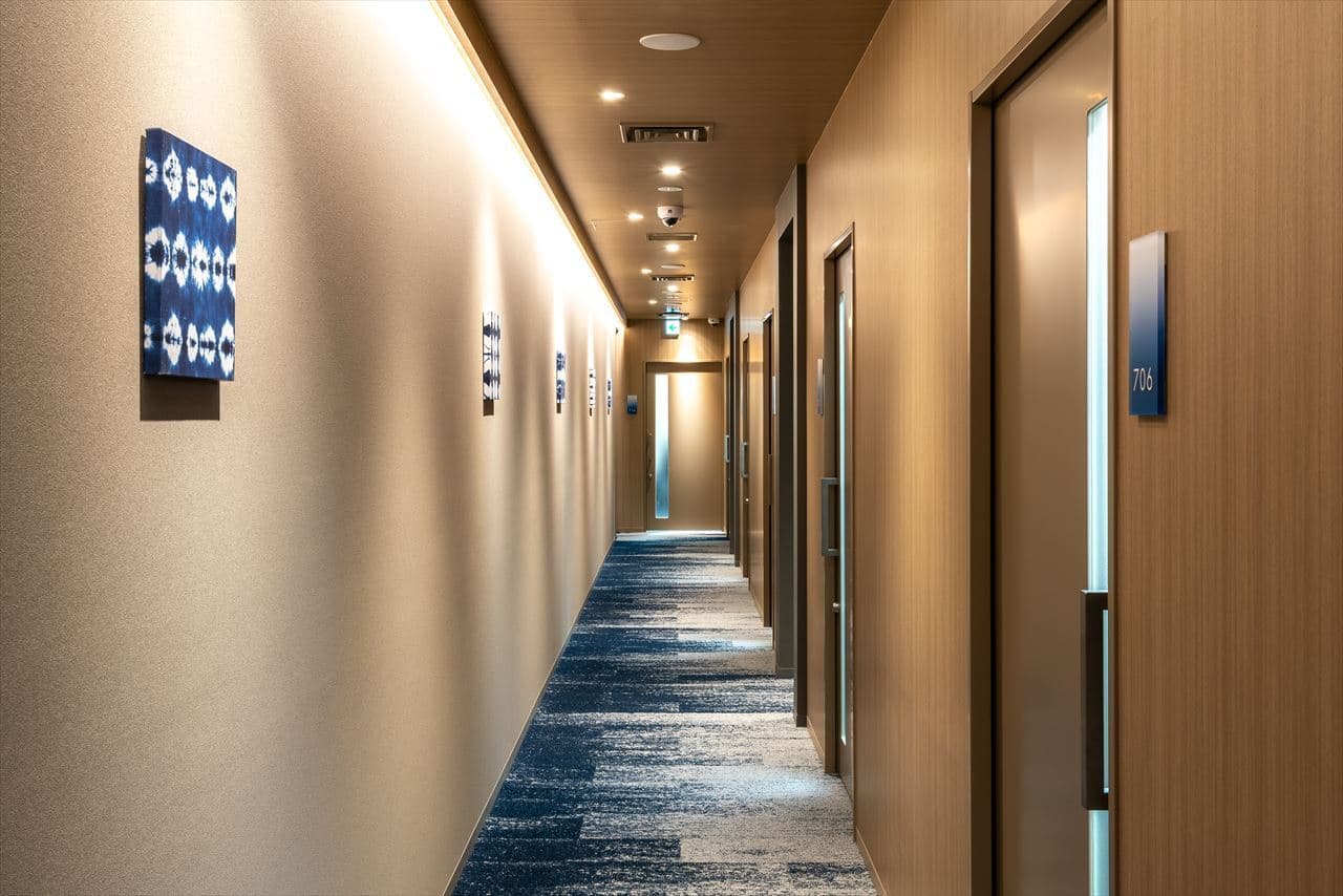 EO横浜_廊下2