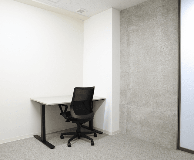 専有部_個室。追加料金なしで法人登記可能です。※家具はイメージです。