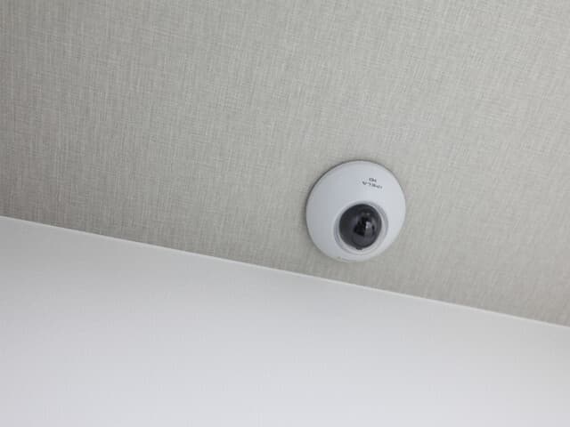 設備_防犯カメラ。24時間動いている安心の防犯体制です。